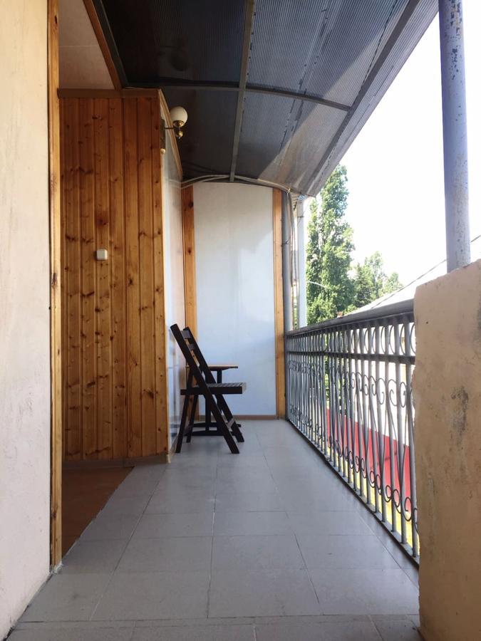 סוקהום Guesthouse On Zheleznodorozhnaya מראה חיצוני תמונה