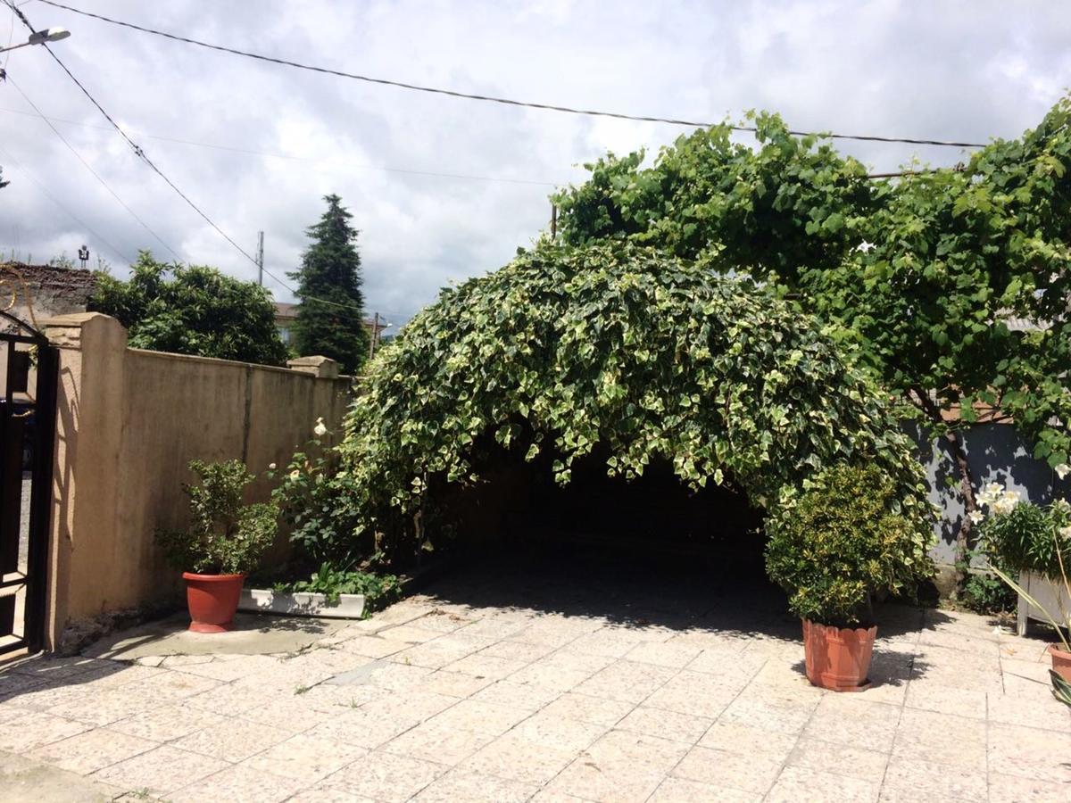 סוקהום Guesthouse On Zheleznodorozhnaya מראה חיצוני תמונה
