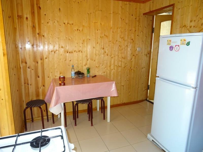 סוקהום Guesthouse On Zheleznodorozhnaya מראה חיצוני תמונה