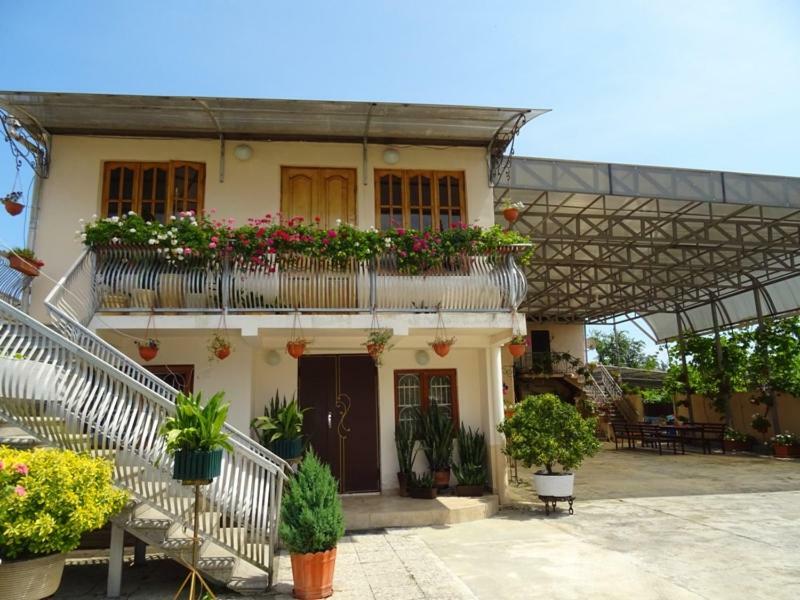 סוקהום Guesthouse On Zheleznodorozhnaya מראה חיצוני תמונה