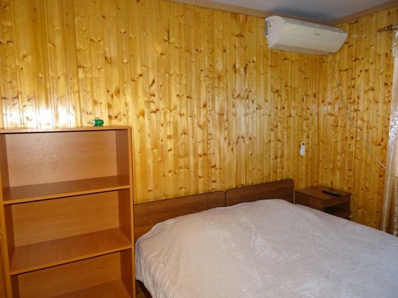 סוקהום Guesthouse On Zheleznodorozhnaya מראה חיצוני תמונה